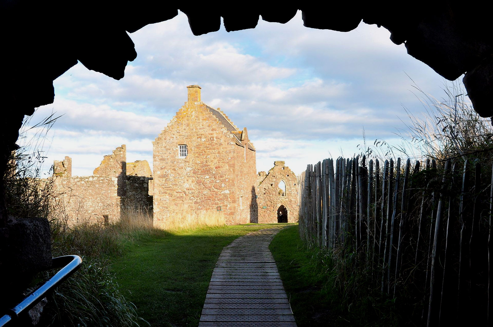 Dunnottar Castle, Stonehaven (Photo license: CC BY-SA 2.0)